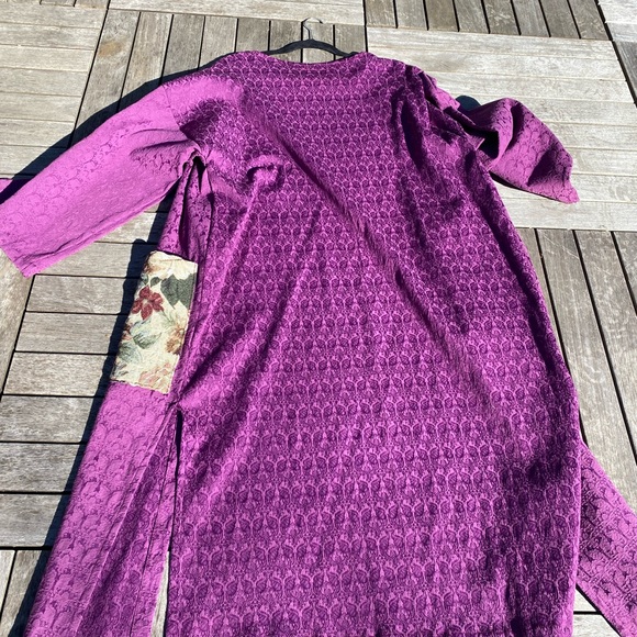 Duster, hand made kimono, plum with deep pockets and side slit - Picture 6 of 9